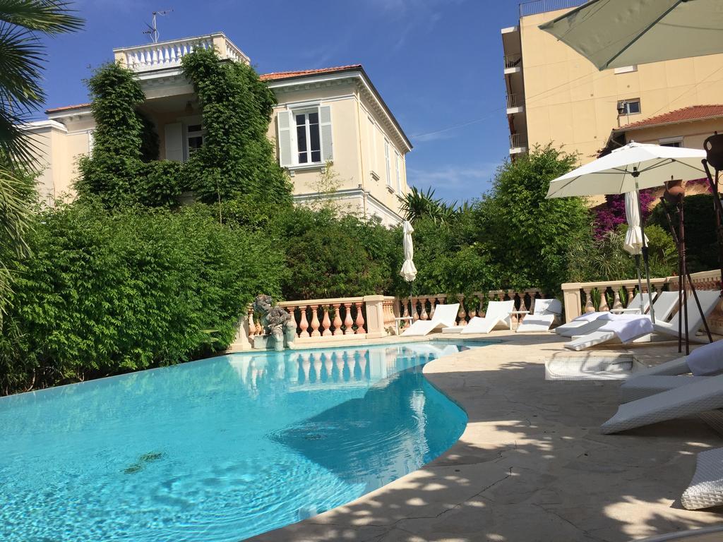 La Sainte Valerie Adults Only