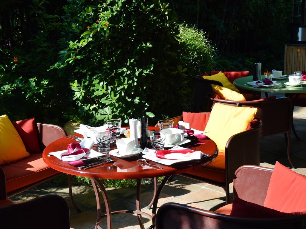 La Sainte Valerie Adults Only